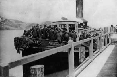 Immigrants arriving at Hospital Cove for quarantine.